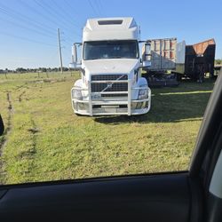 2011 Volvo VNL