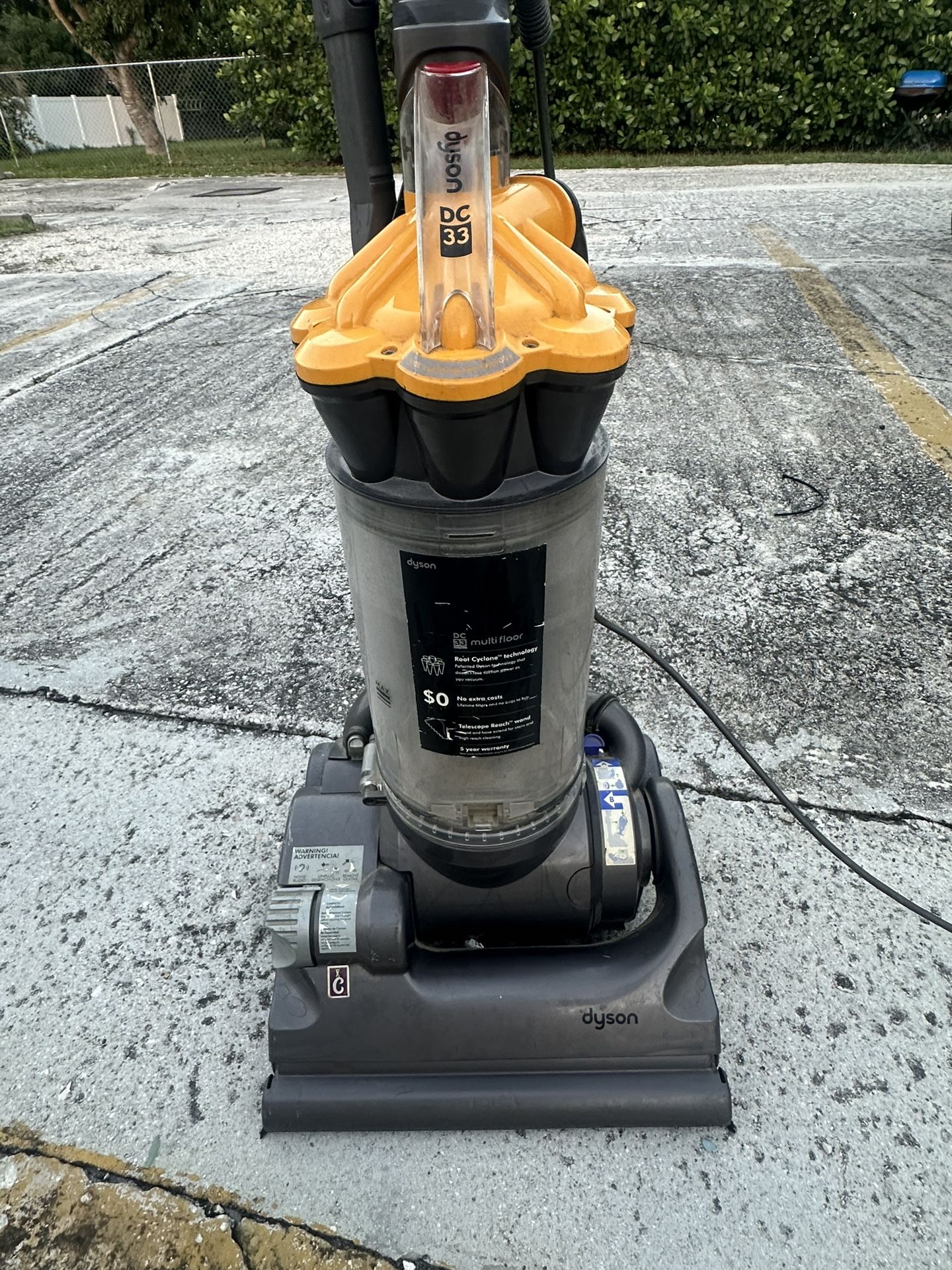 Dyson DC33 Vacuum Cleaner With Attachments