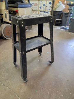 Tiol stand with casters