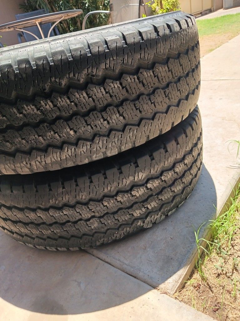 2 Llantas Usadas LT 275/70 R18 Bridgestone Dueler