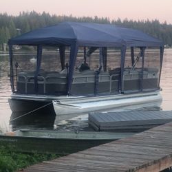 24 Foot Sundowners Pontoon Boat