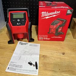 Milwaukee M12 12-Volt Lithium-Ion Cordless Electric Portable Inflator (Tool-Only)