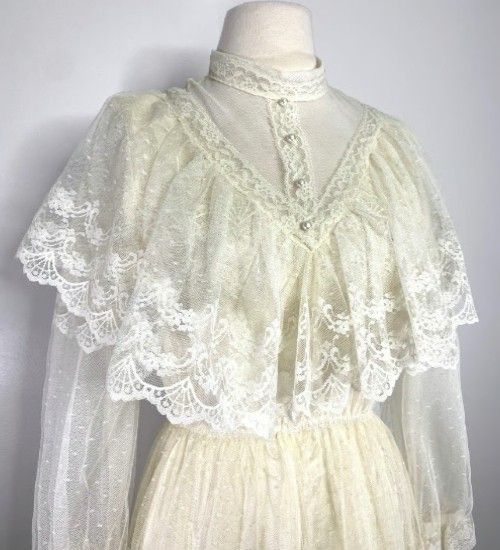NWT VTG Cummings Victorian Lace Wedding Dress Romantic Intermission Length -flaw
