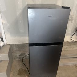 Mid Size Refrigerator Used 