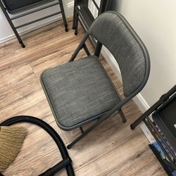 Set Of 4 Maxchief Folding Chairs 