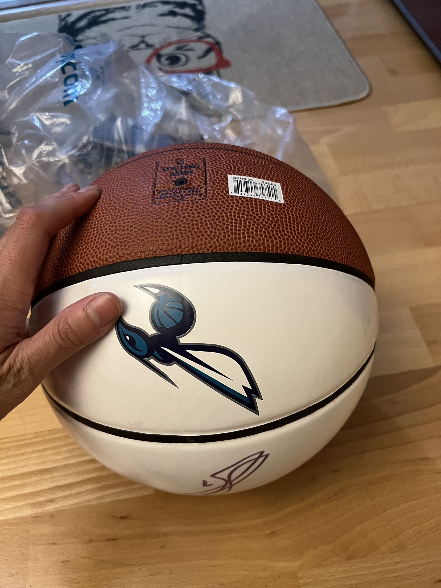 New Spalding Basketball With Jeremy lin Signature