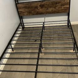 Fullsize Bed w/ Charging Port