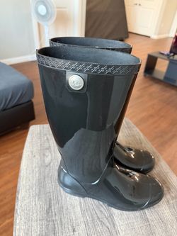 UGG Rain Boots Size 9