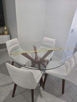 Comedor completo con 4 sillas