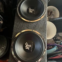 Mint Condition Hi-Fonics Subwoofers With Amp