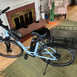 HOLY SMOKES! Cool ass E-bike with attachments included!