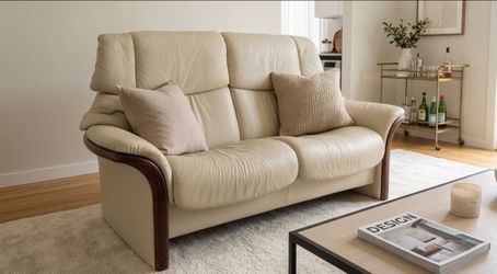 Ekornes Stressless "El Dorado" Leather Loveseat – Excellent Condition