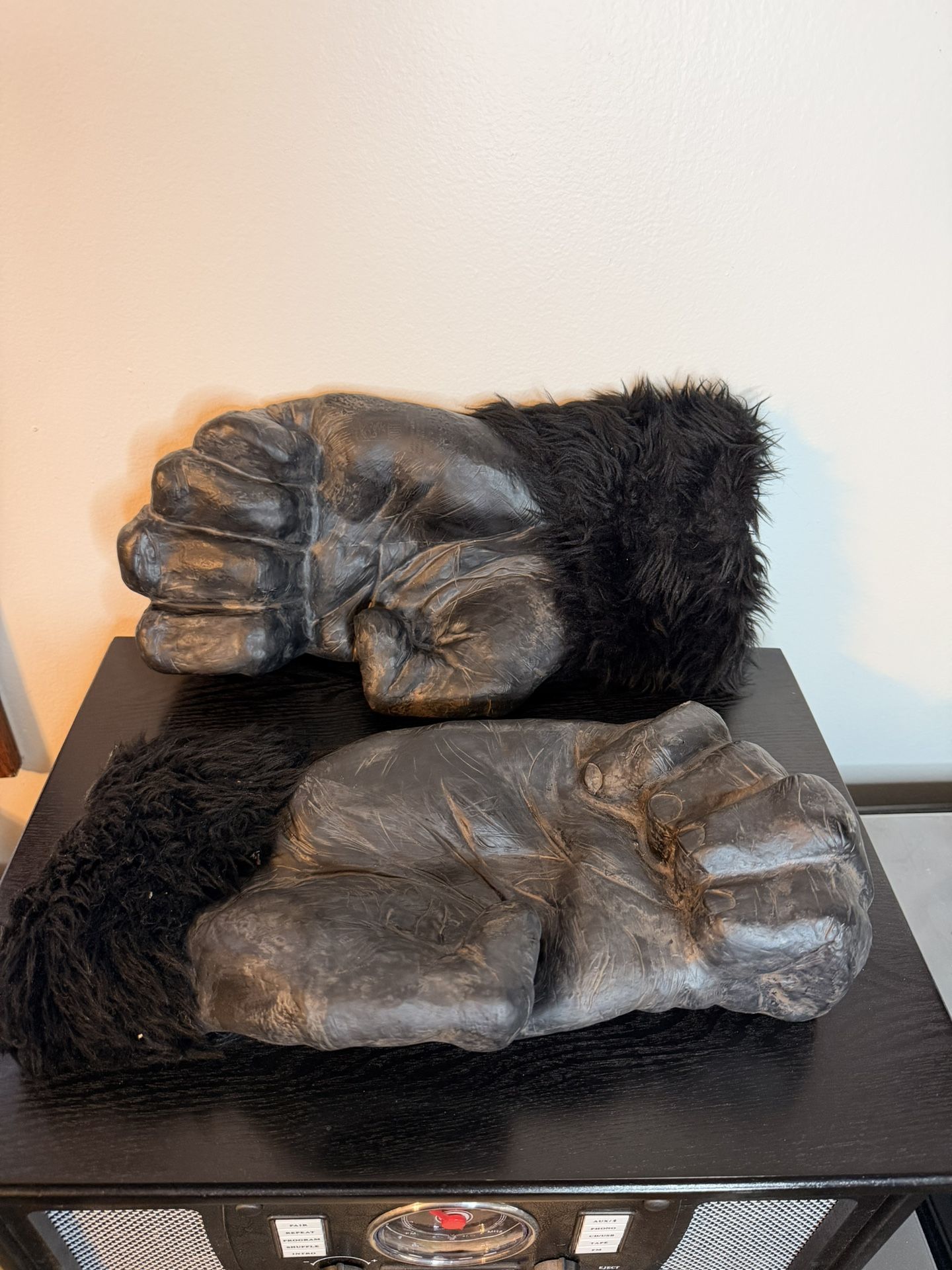 2005 Playmates Universal Studios King Kong Gorilla Gloves Halloween