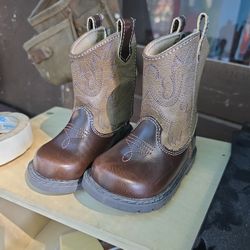 Boots Baby/ Toddler Size 4