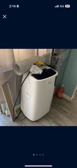 Delonghi AC/Dehumidifier Like New