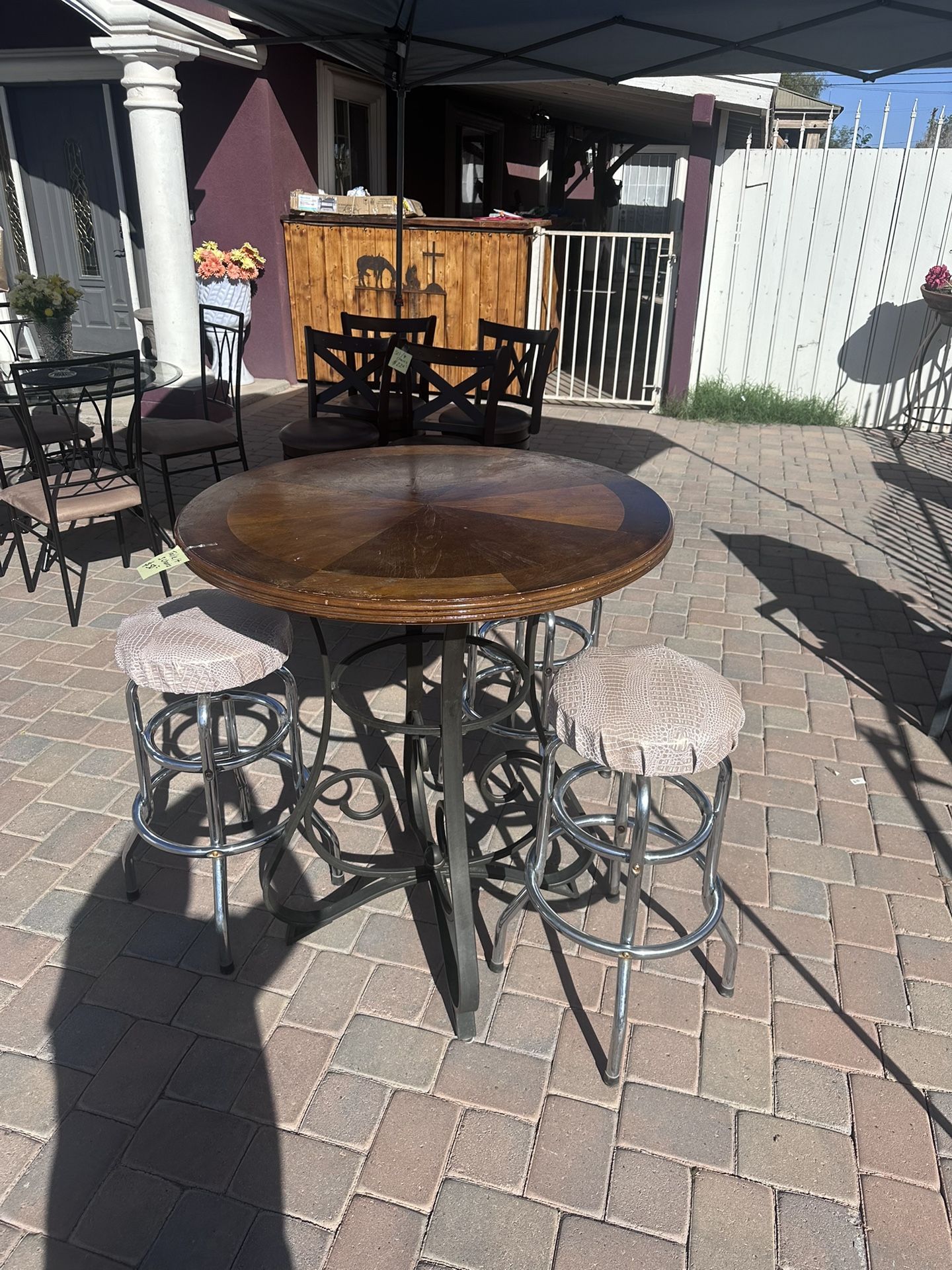 High Table Set /3 Bar Stools