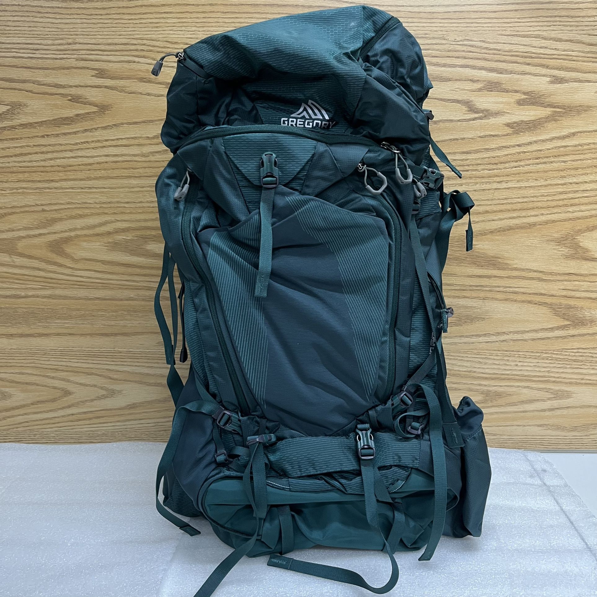 GREGORY Mountain Products Deva 60 SML Hiking Backpack Emerald Green