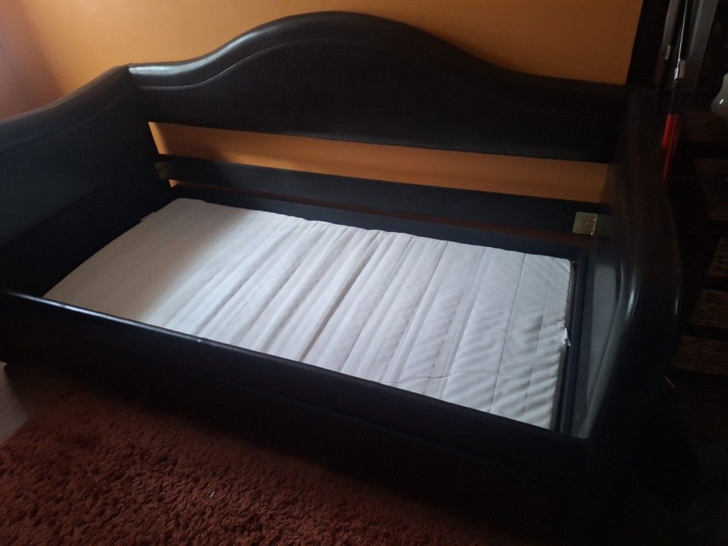 Daybed Frame Apolstery