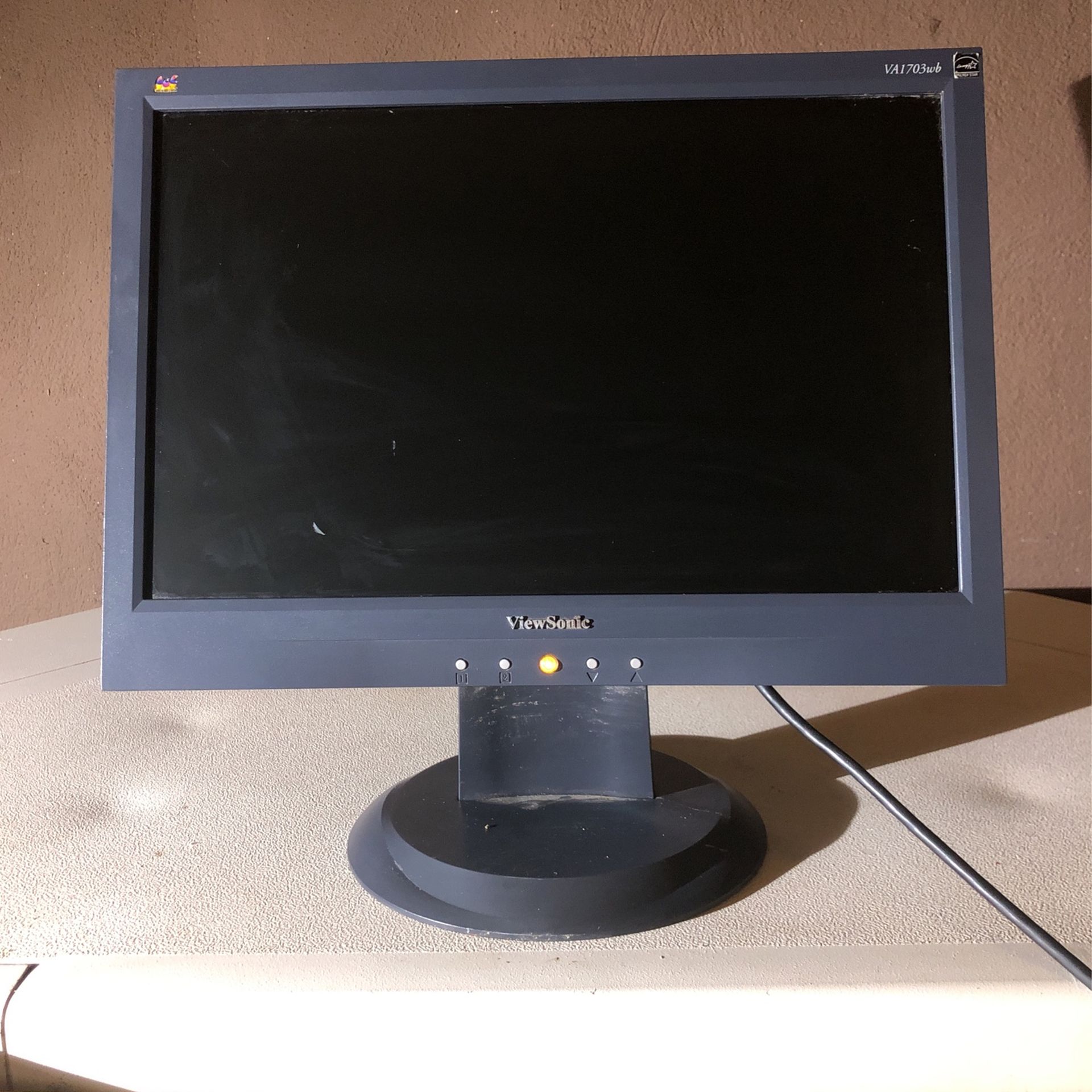 Viewsonic 17” Computer Monitor With Cable