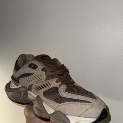 NEW BALANCES- Brand New 