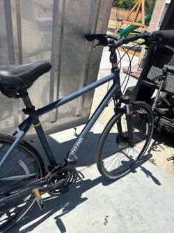 Bicycle  coop brand  large frame  Size rider 5’9 6’2 aluminum frame and parts  Light weight Disc brakes Like new  Moutain bike