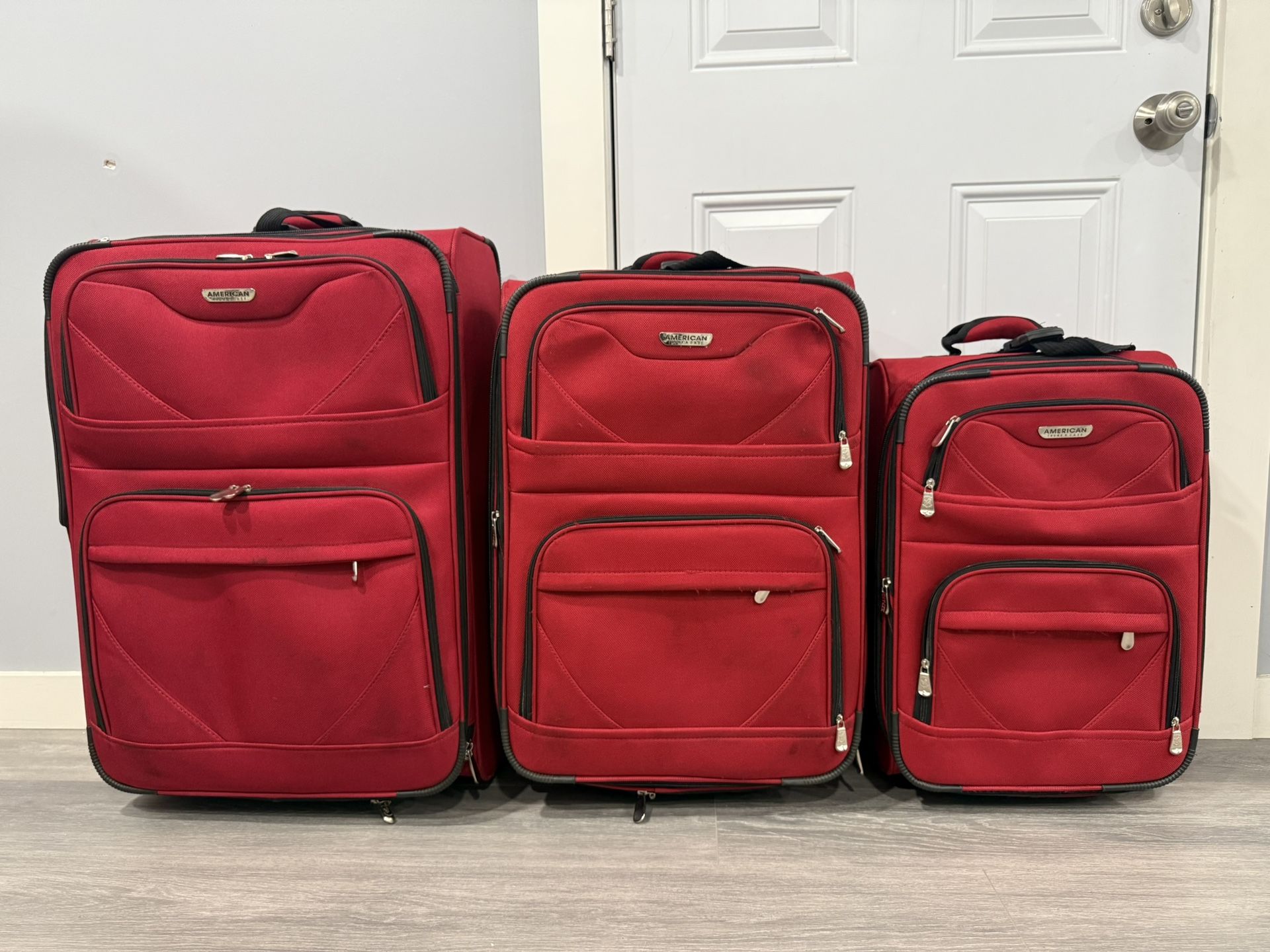 Set of 3 luggages