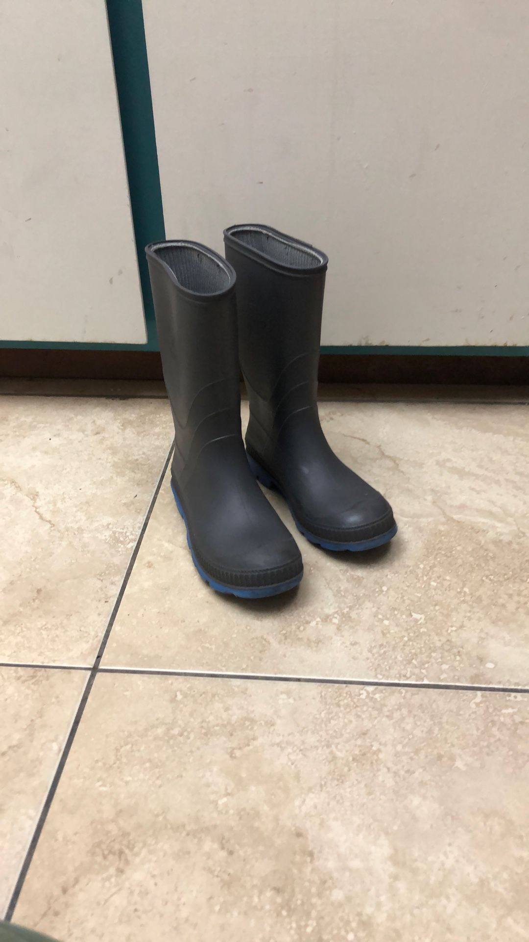 Kamik Rain Boots Kids Size 2