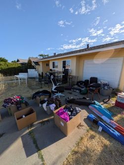 Estate/Garage sale FREE and name your price items