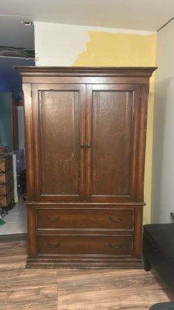 Armoire/ cabinet