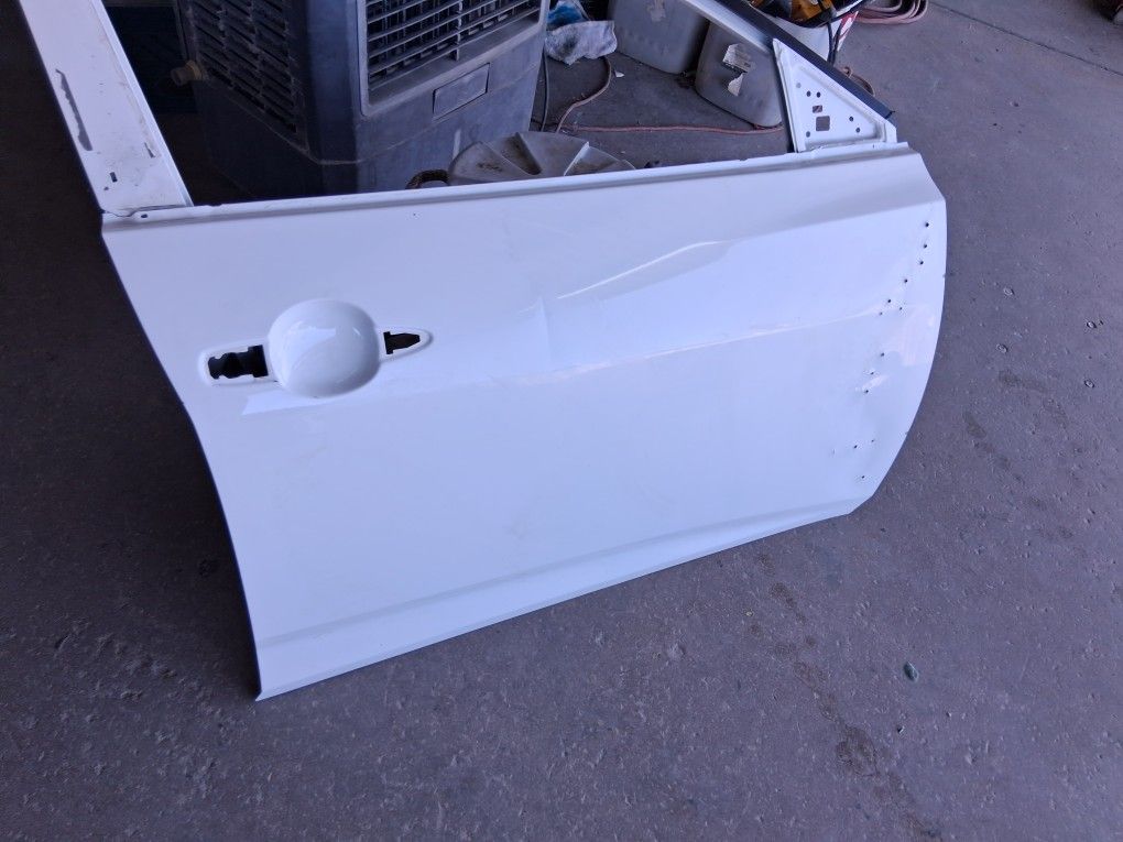 2020 2025. Rh Front Door Shell.