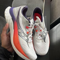 Saucony Endorphin Speed 4 Size 11