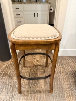 Wood bar stool