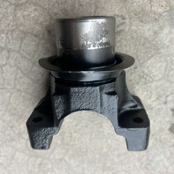 Borg Warner 4407 Transfer Case Front Output Yoke Large CV OBS F150 F250 F350