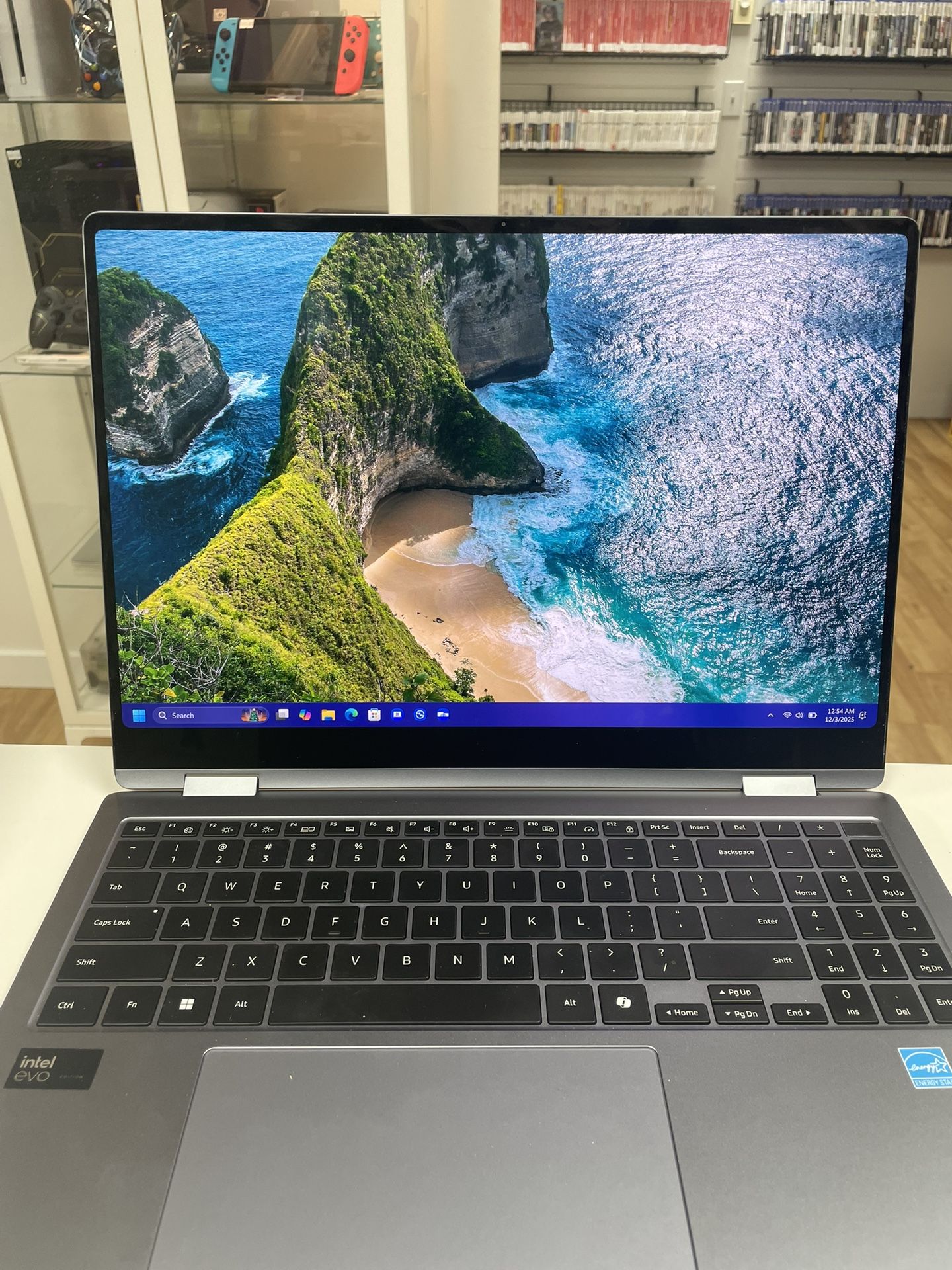Samsung Book 4 Pro - 1tb - 16GB - i7 - Tested No issues - For Sale Or Trade - 2 Month Warranty