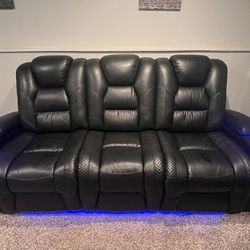 Black couch (like new)