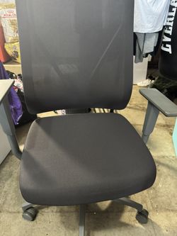 All Seating Levo  Model 47040  Carbon Frame Onyx Mesh Black Desk Office Chair
