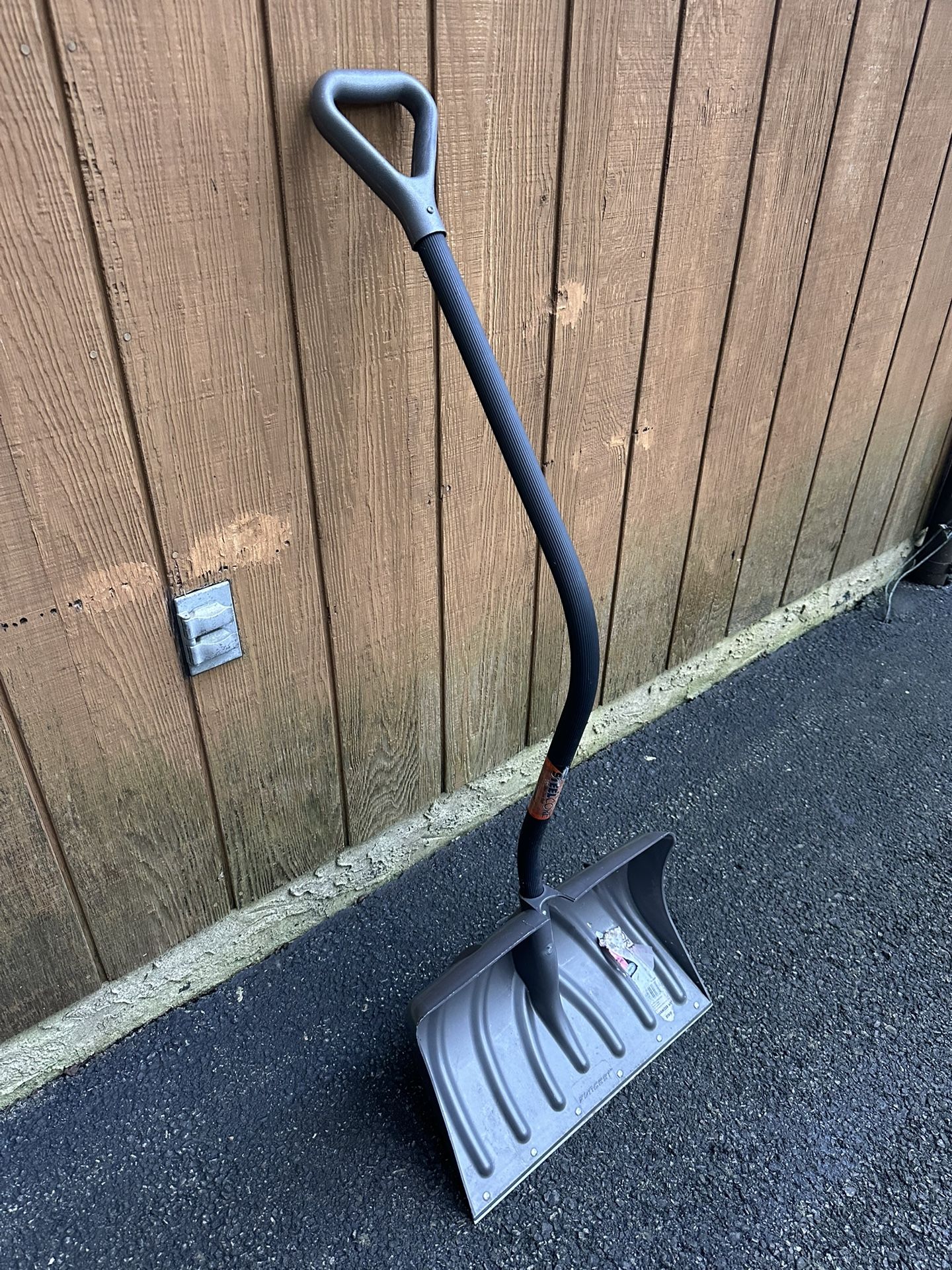 Bent Handle Snow Shovel