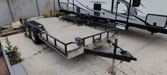 2004 Santee 22 ft diamond plate trailer