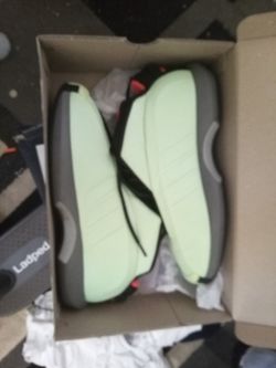 Adidas Kobe Size 10 $70