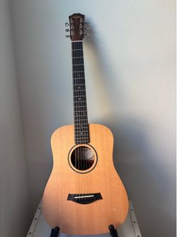 🎸 Taylor Baby Taylor BT1 Acoustic Guitar – Mint Condition + Original Case & Stand