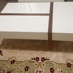 White Center Table 47-inch