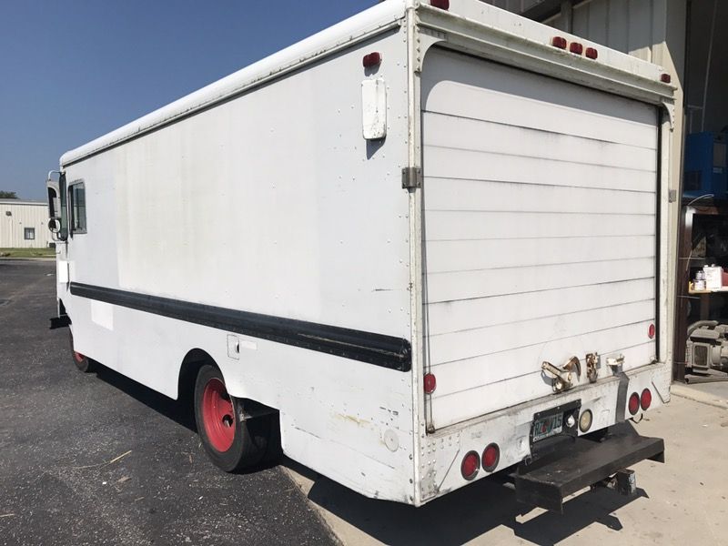 1990 Grumman Olson van. 4bt Cummins diesel. 18 load. 4sp manual