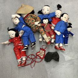8 Vintage Cloth Dolls For collectors 