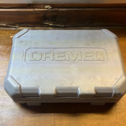 Dremel 8220 Battery Powered Kit