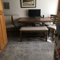 7 Piece Kitchen/Dining Set