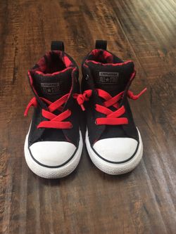 Boys High top Converse size 8