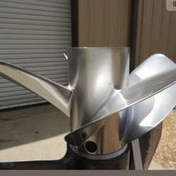 Mercury Revolution 4 propeller 21P Right