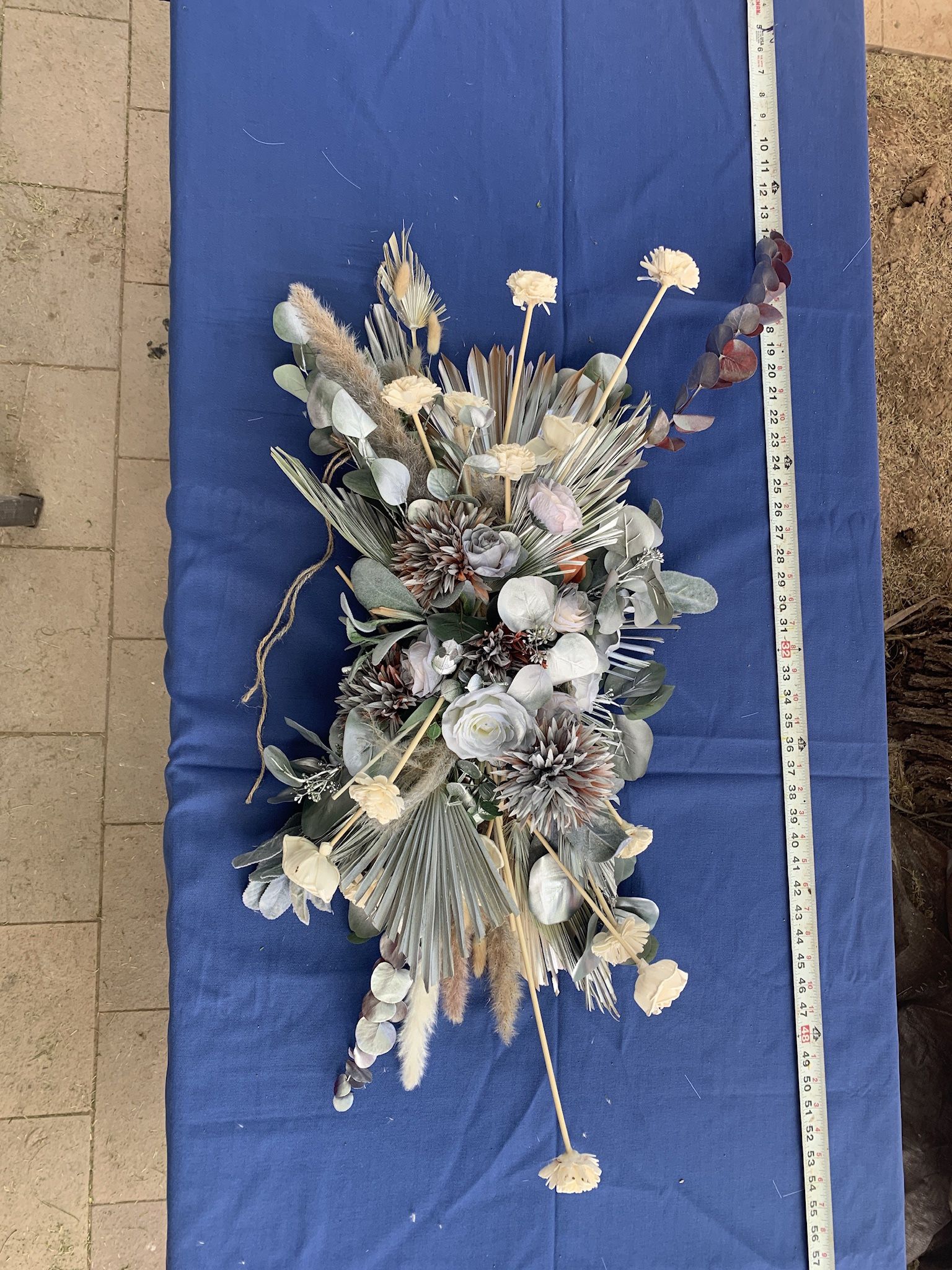 Large Centerpieces Or Arrangement For Wedding Arch