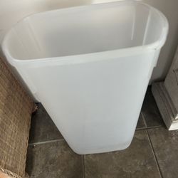 Rubbermaid Wrap & Craft Storage Container
