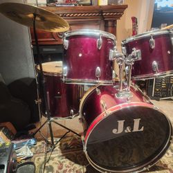 Full Size Drum Set W Cymbals 